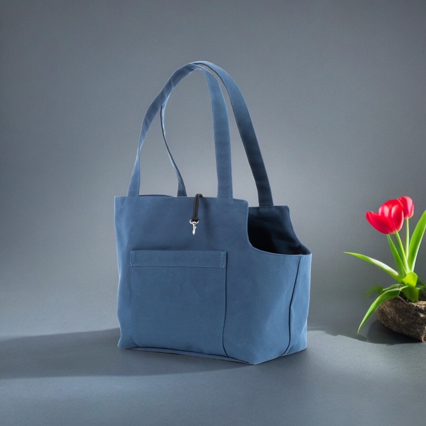 Rainy Poms Hundetragetasche aus gewachster Baumwolle in Marineblau von Soho Poms