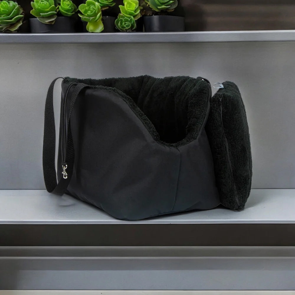 Soho Poms Luxury Rainy Bear Hundetragetasche in Schwarz